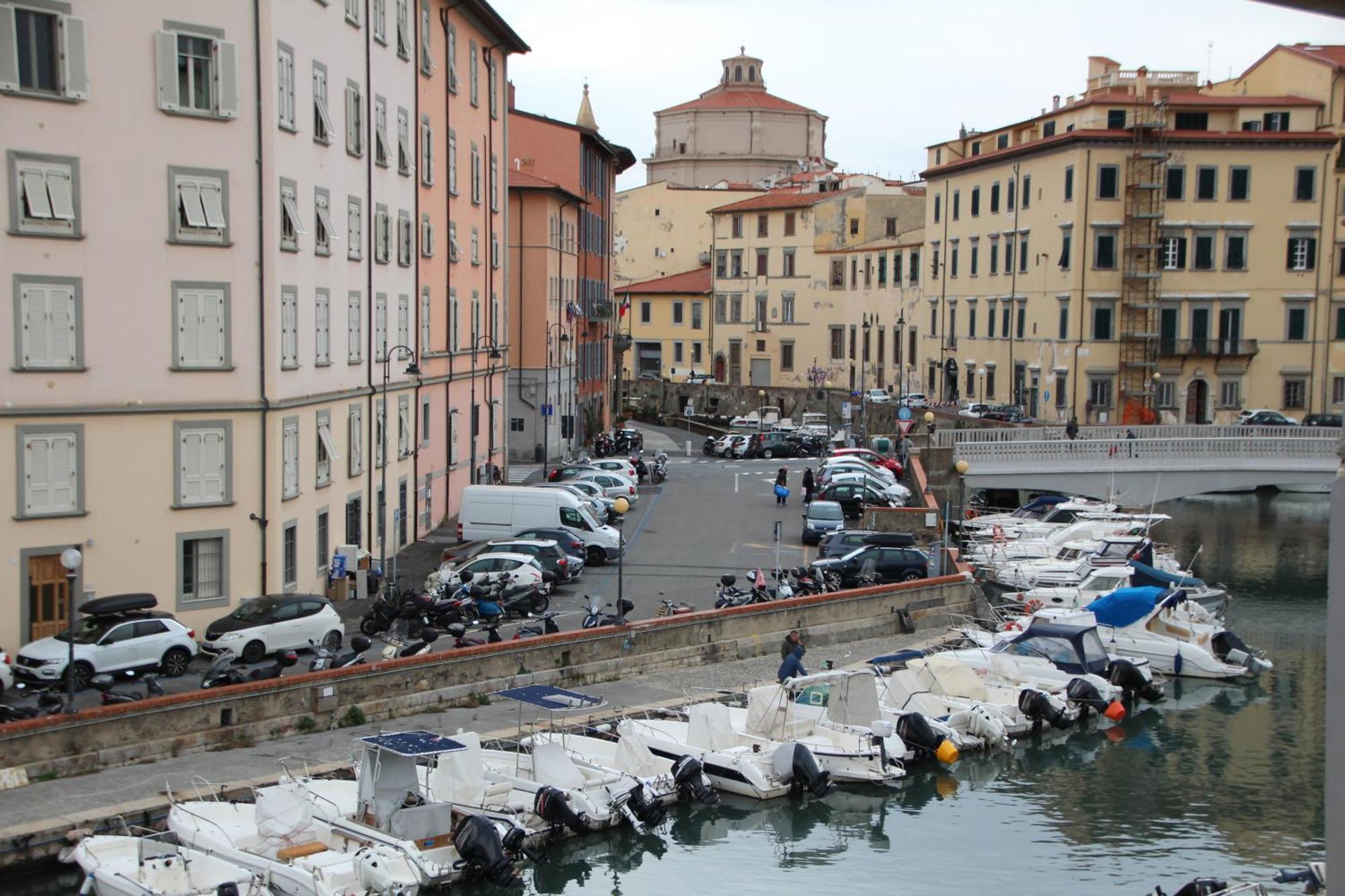 Waterfront Balcony I Grani 2 Resort Style Suite Livorno Buitenkant foto